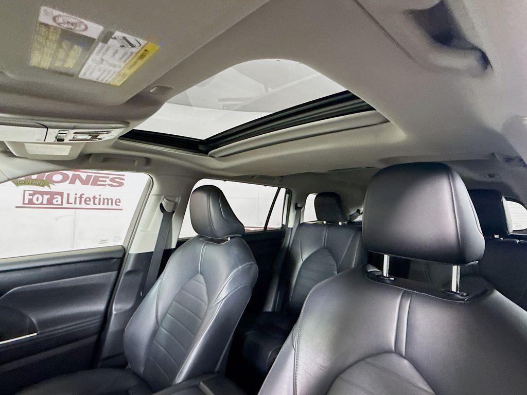used 2020 Toyota Highlander Hybrid car, priced at $31,797