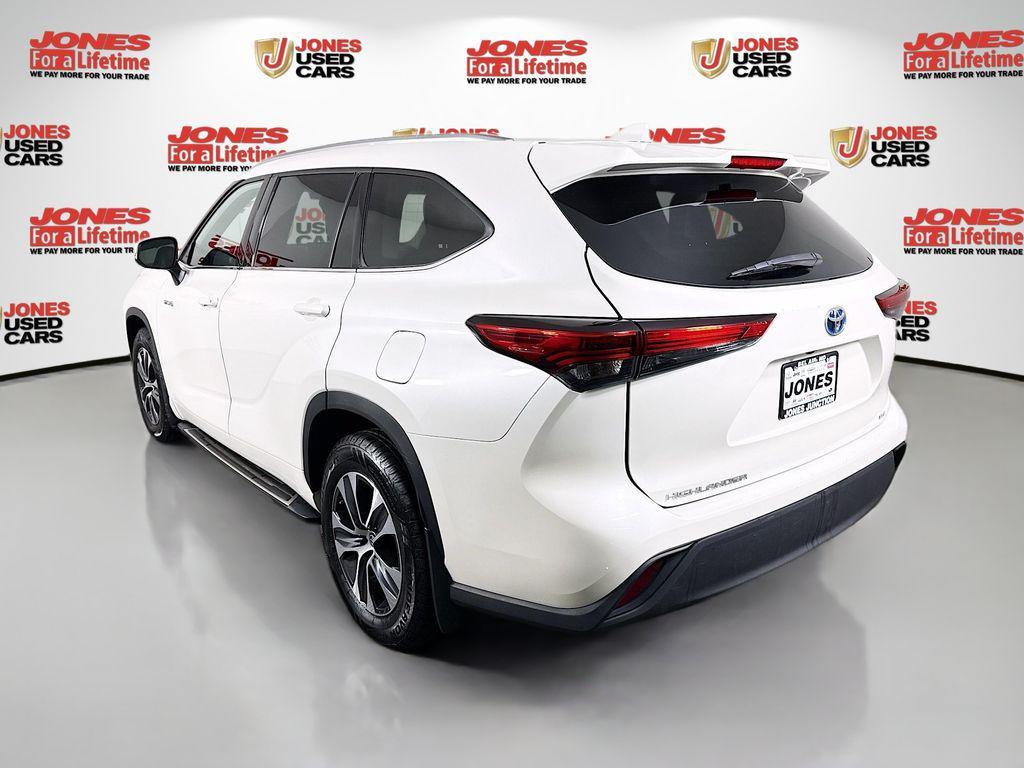 used 2020 Toyota Highlander Hybrid car, priced at $31,797