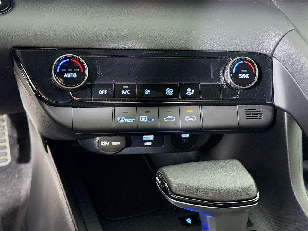 used 2025 Hyundai Elantra car