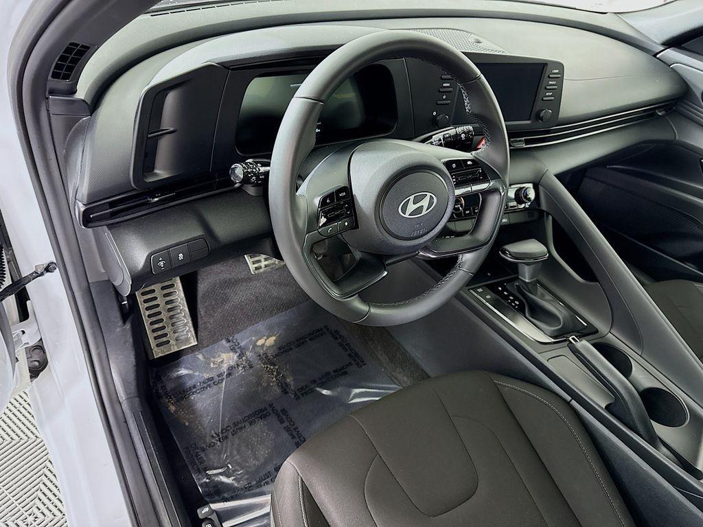 used 2025 Hyundai Elantra car