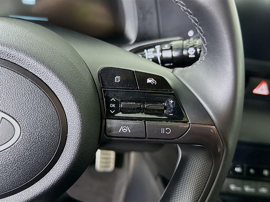 used 2025 Hyundai Elantra car