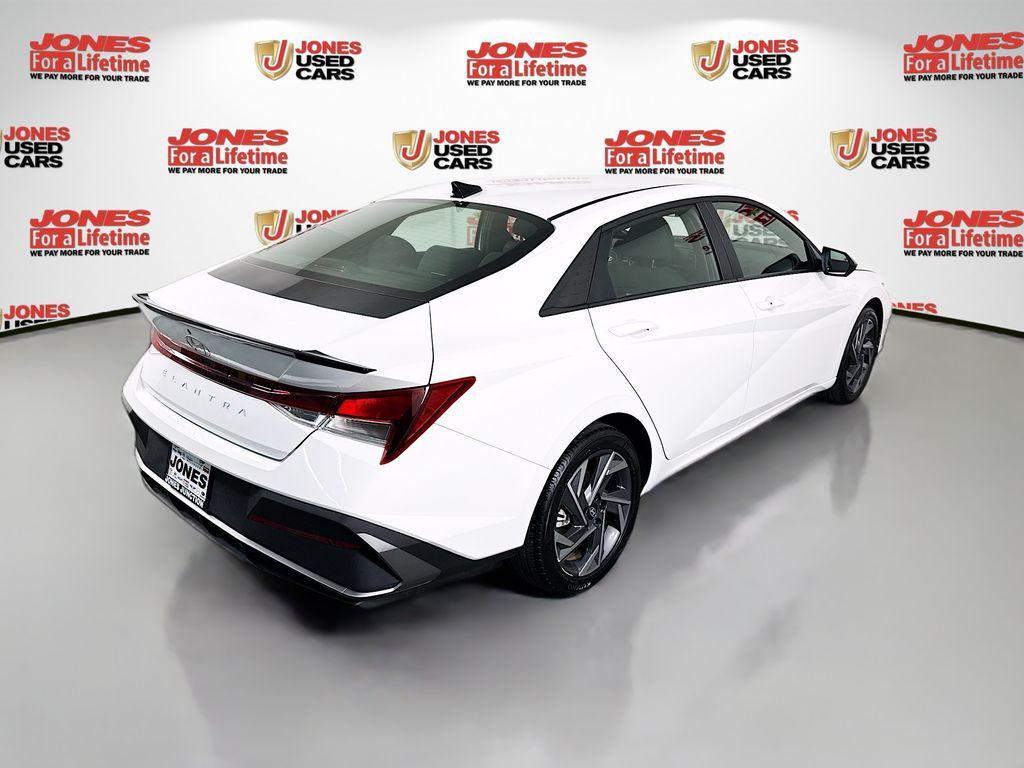 used 2025 Hyundai Elantra car