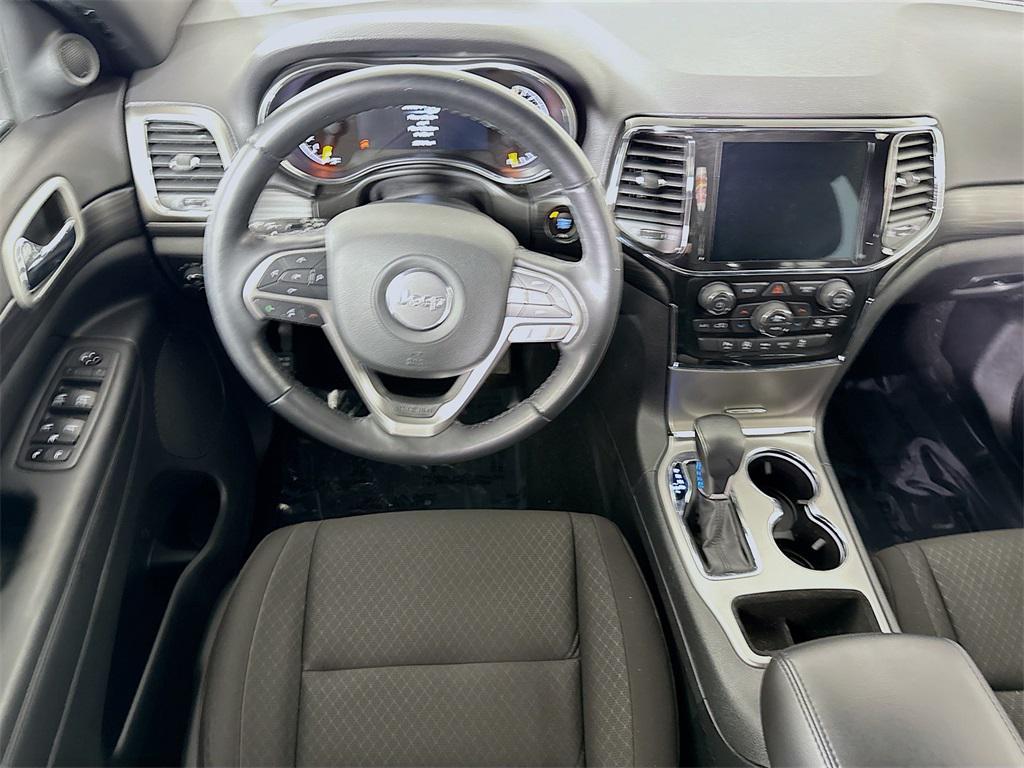 used 2022 Jeep Grand Cherokee car, priced at $27,996