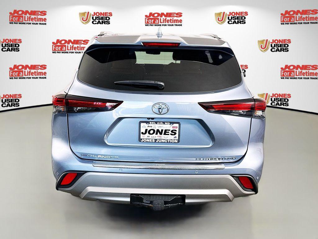 used 2024 Toyota Highlander car, priced at $48,987