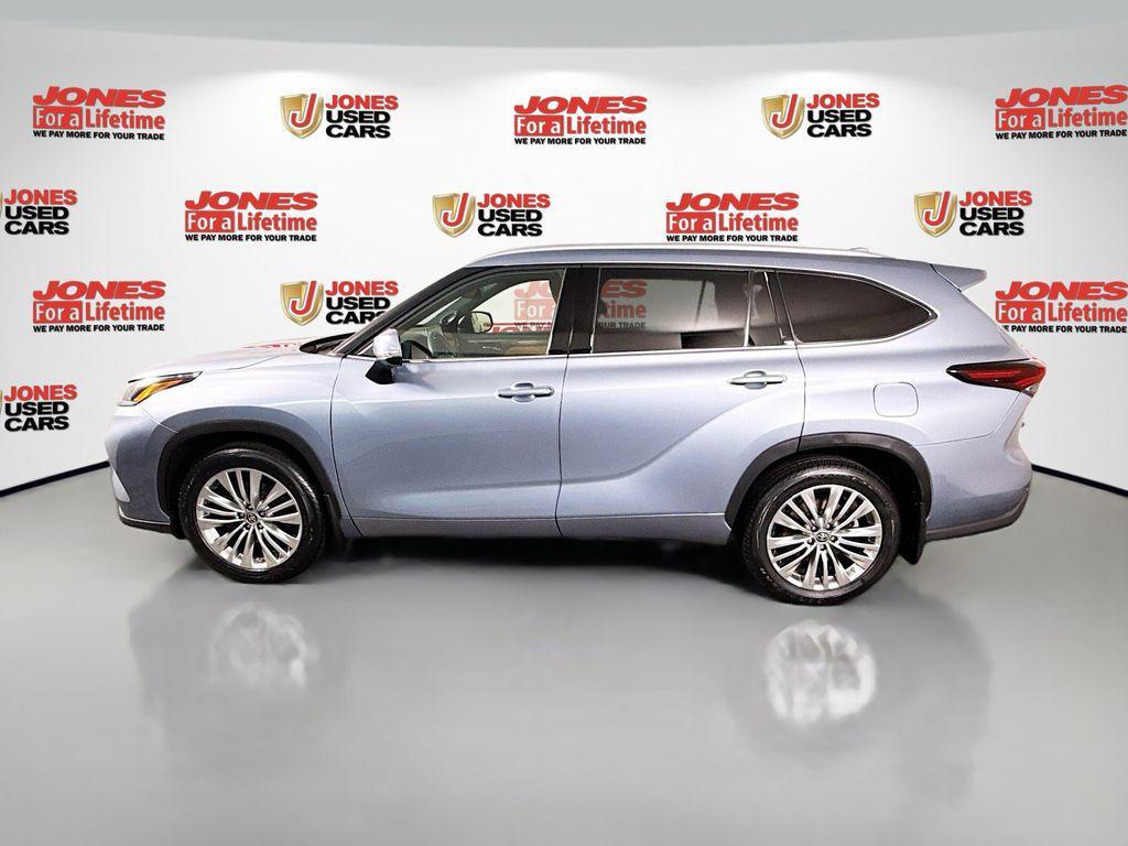 used 2024 Toyota Highlander car, priced at $48,987