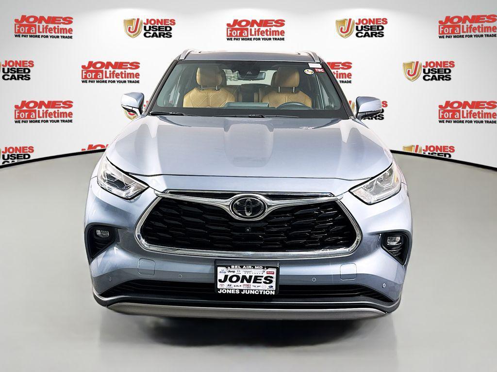 used 2024 Toyota Highlander car, priced at $48,987