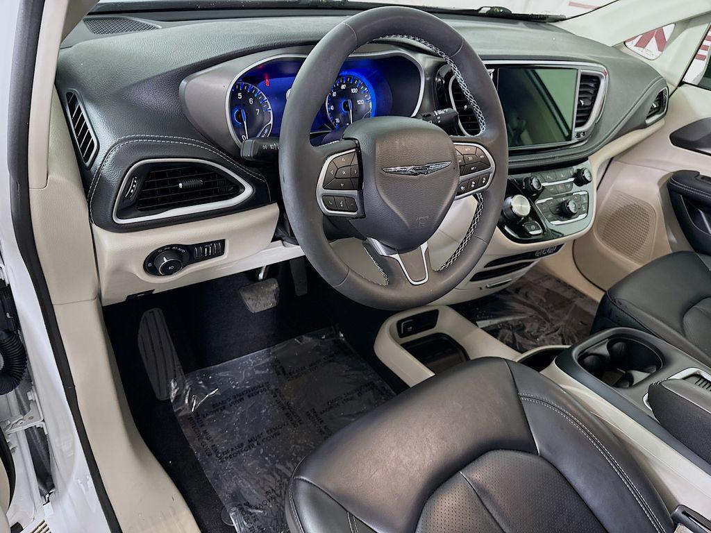 used 2023 Chrysler Pacifica car, priced at $38,798