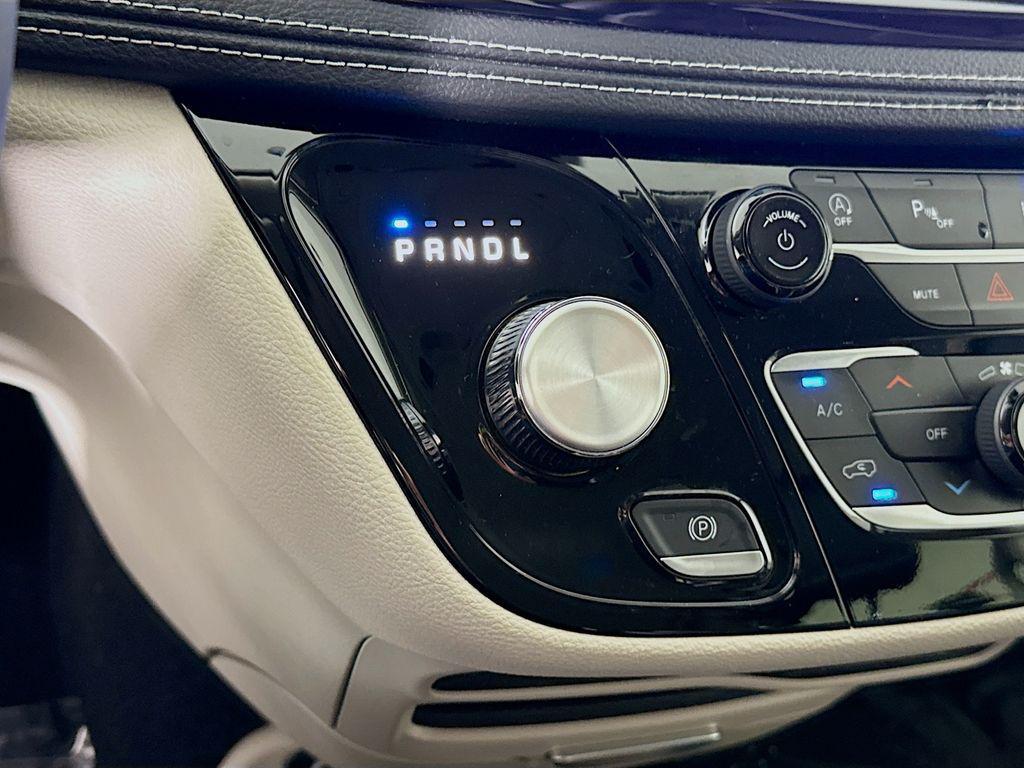 used 2023 Chrysler Pacifica car, priced at $38,798