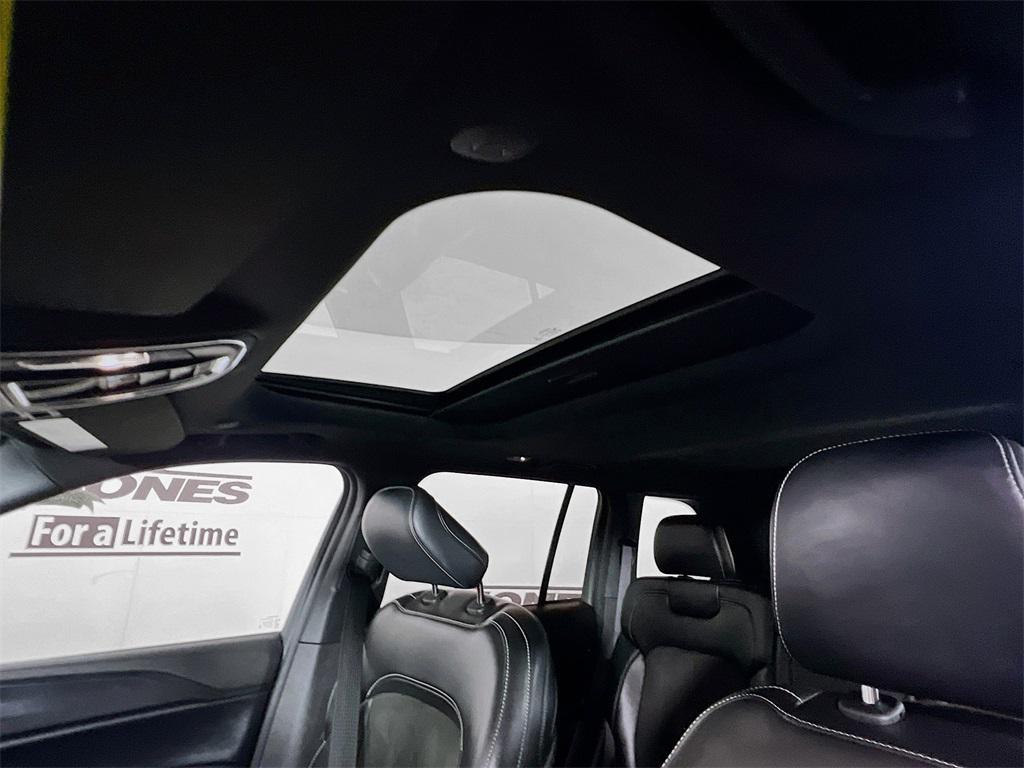 used 2023 Jeep Grand Cherokee car, priced at $32,997