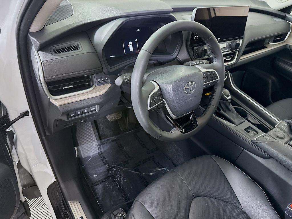 used 2025 Toyota Grand Highlander car, priced at $59,998