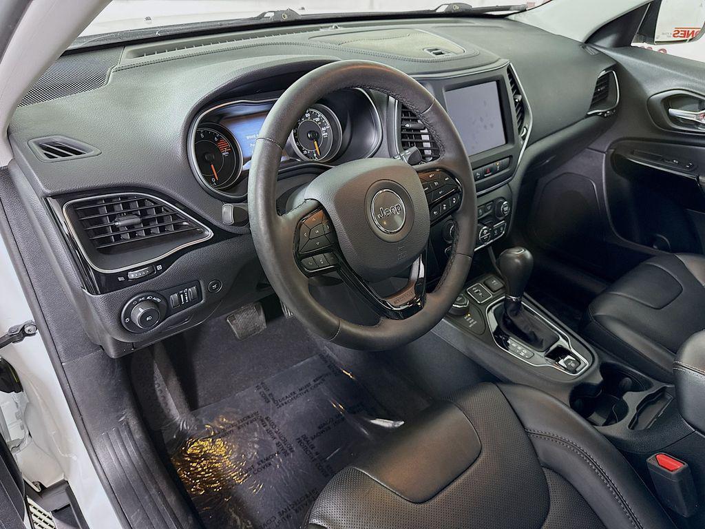 used 2023 Jeep Cherokee car