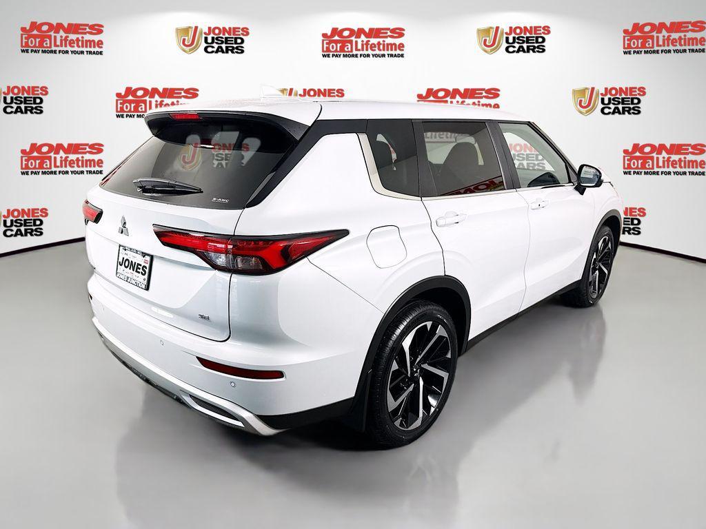 used 2024 Mitsubishi Outlander car