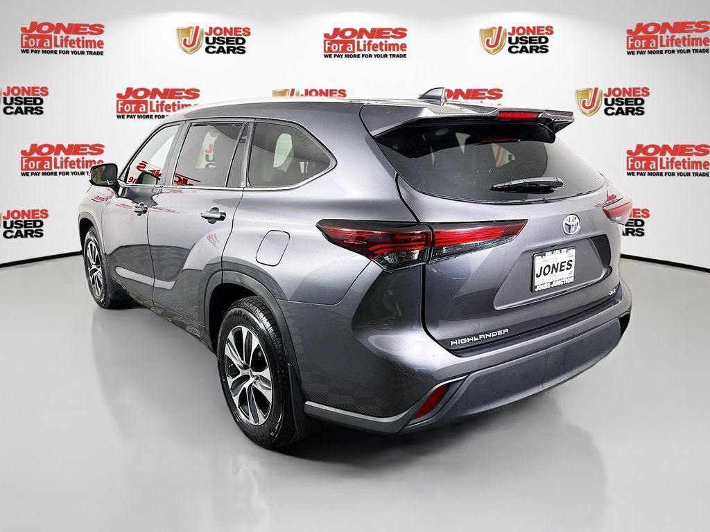 used 2024 Toyota Highlander car