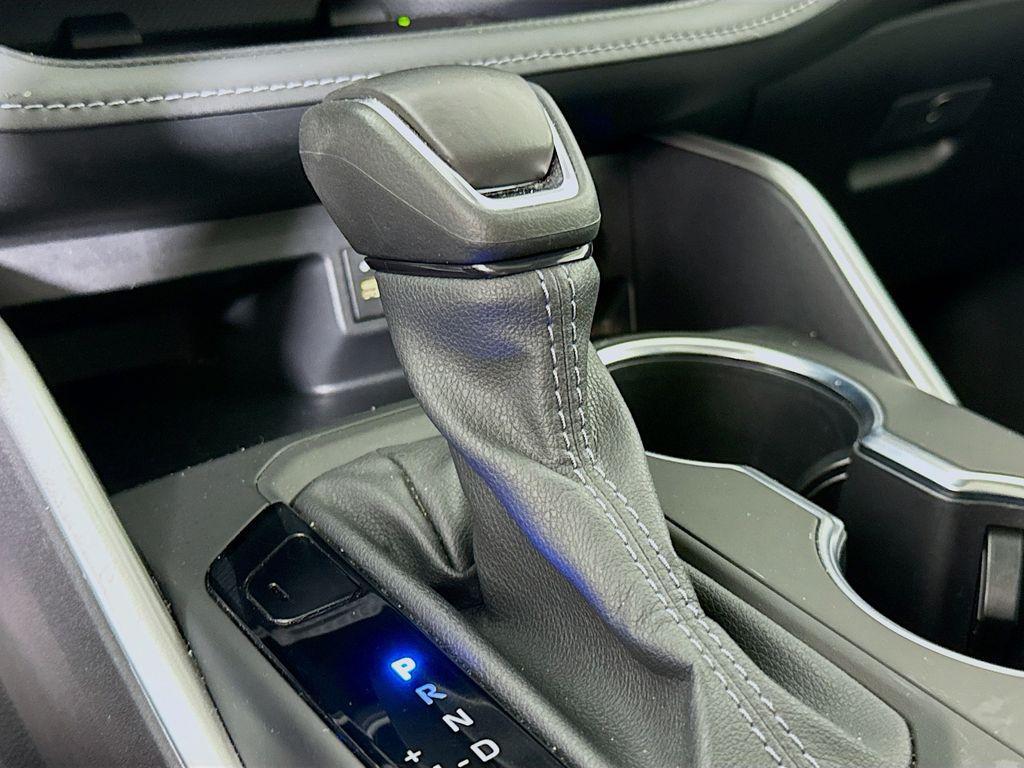 used 2024 Toyota Highlander car