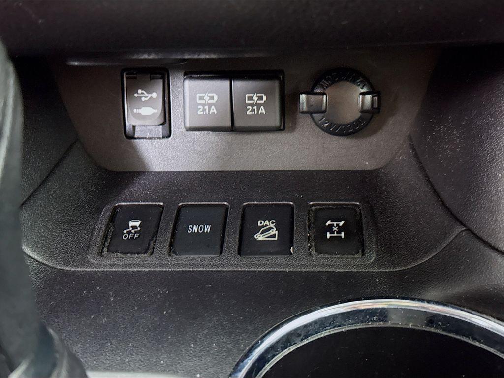 used 2019 Toyota Highlander car, priced at $29,796