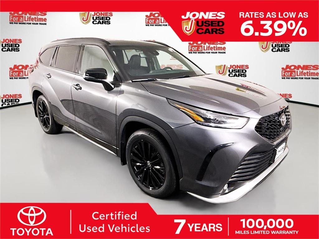 used 2023 Toyota Highlander car, priced at $38,493