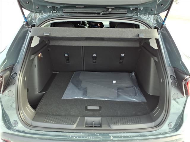 new 2026 Chevrolet Trax car, priced at $25,085