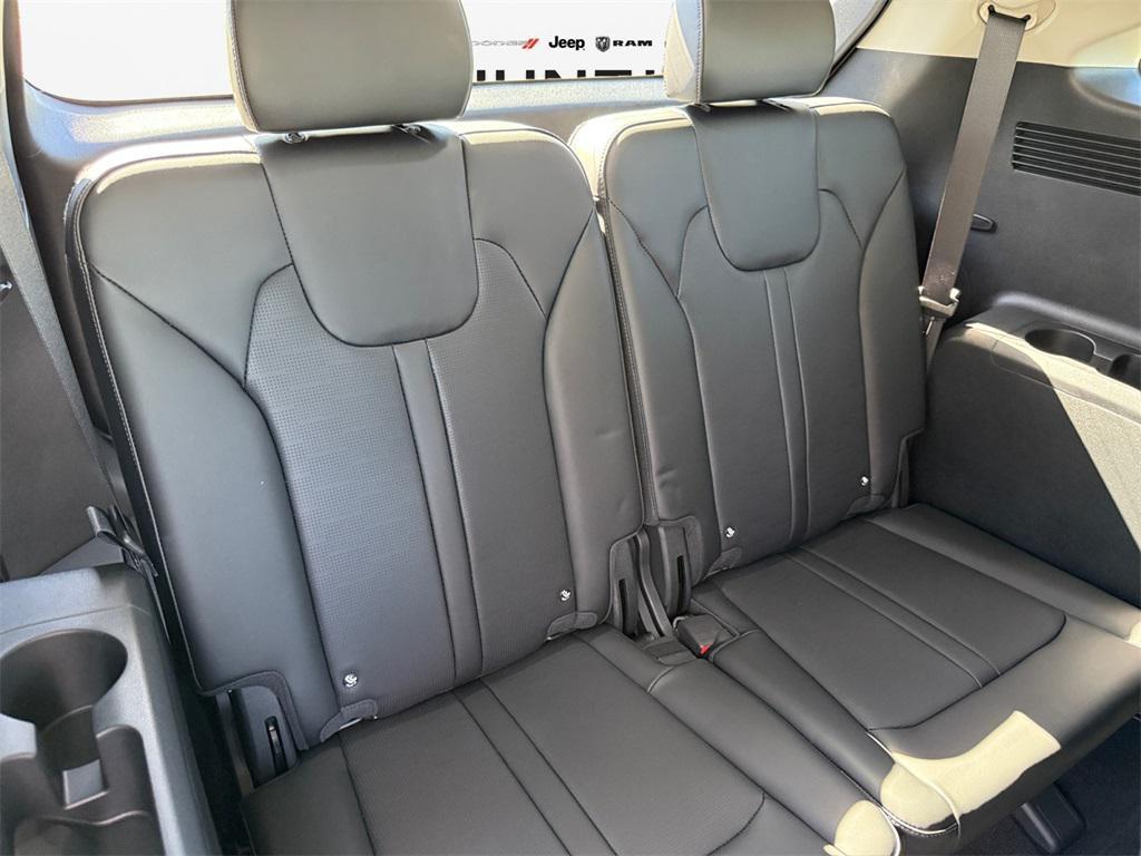 new 2026 Kia Sorento car, priced at $40,595