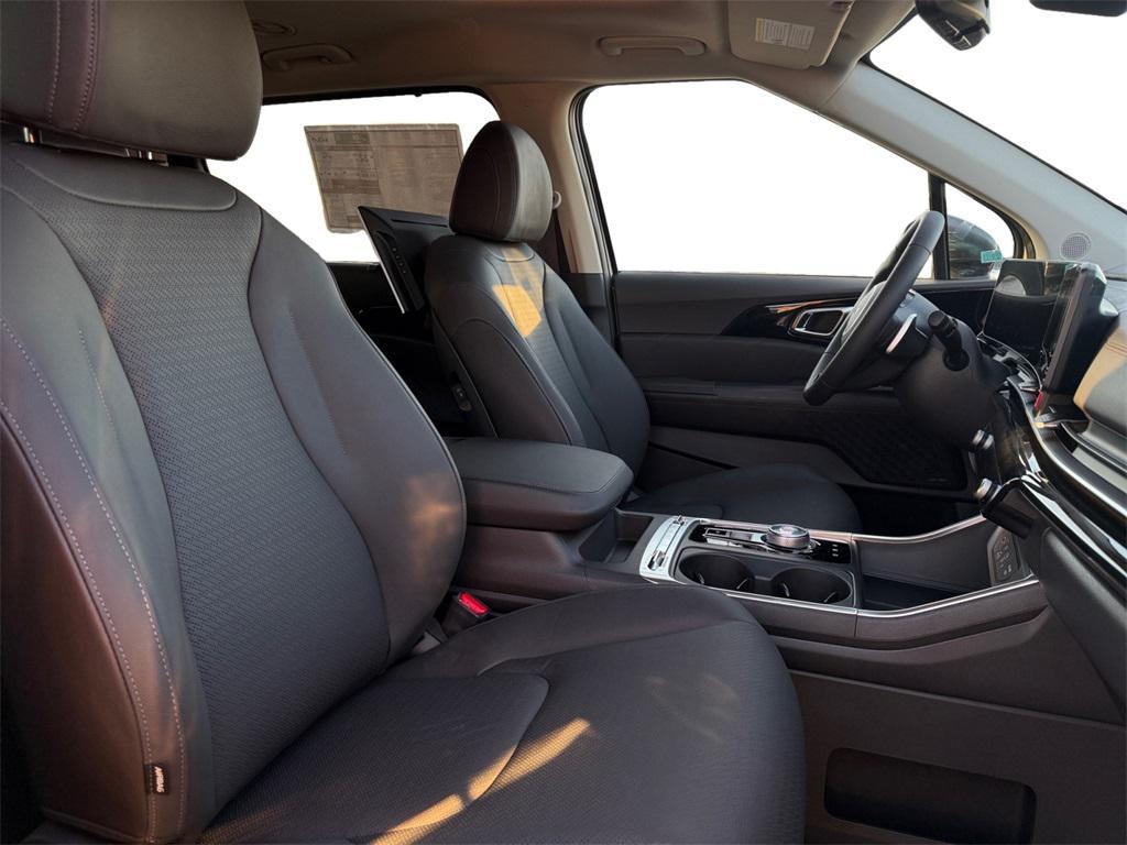 new 2026 Kia Carnival Hybrid car, priced at $57,895