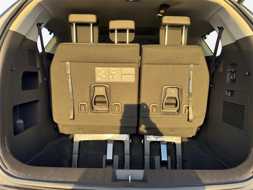 new 2026 Kia Carnival Hybrid car, priced at $57,895