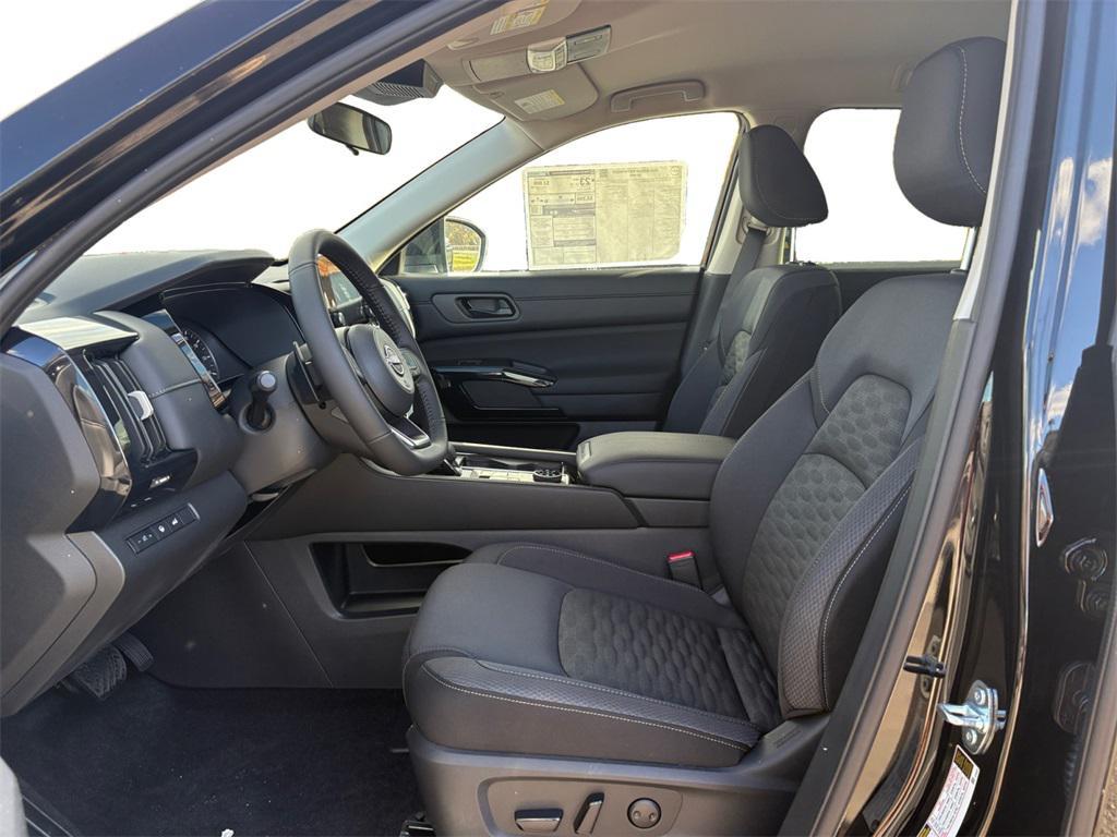 new 2025 Nissan Pathfinder car, priced at $37,175