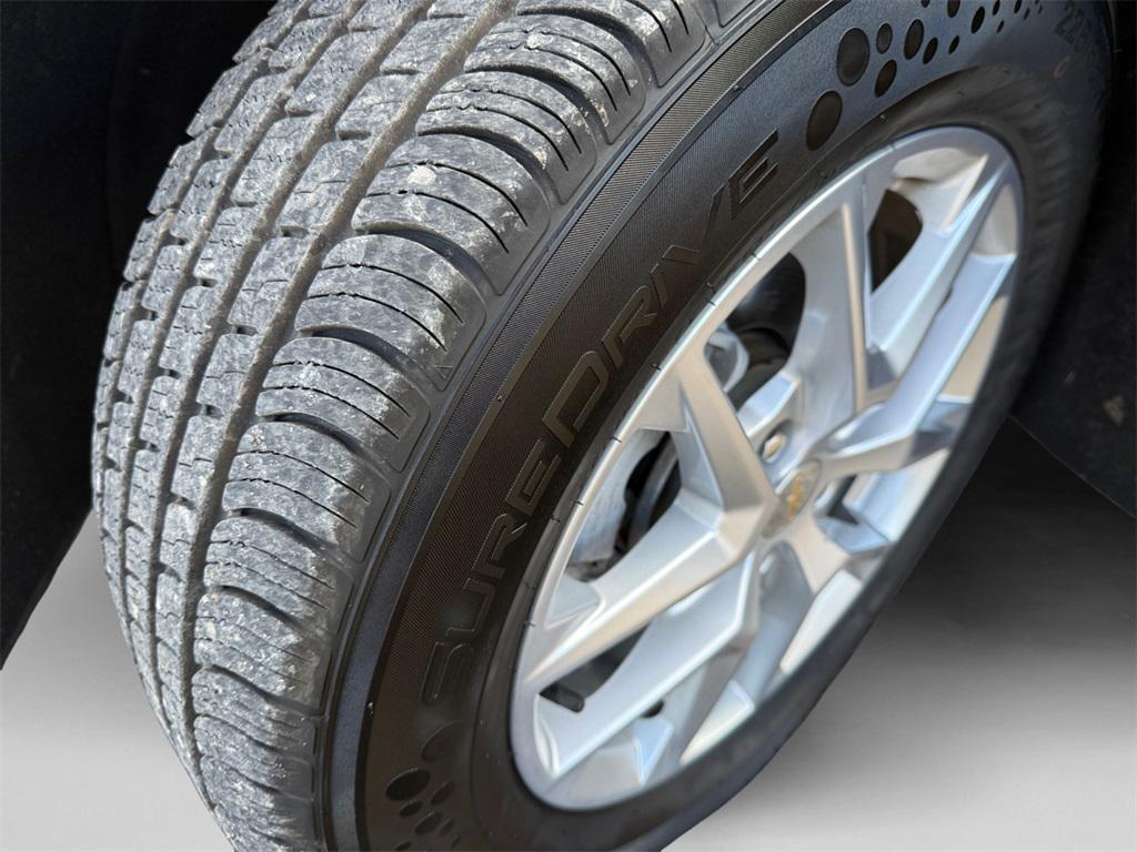 used 2023 Chevrolet Equinox car, priced at $18,199