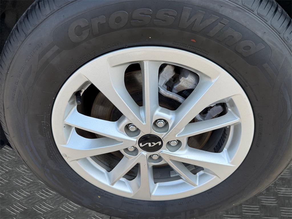 used 2024 Kia Carnival car, priced at $27,999