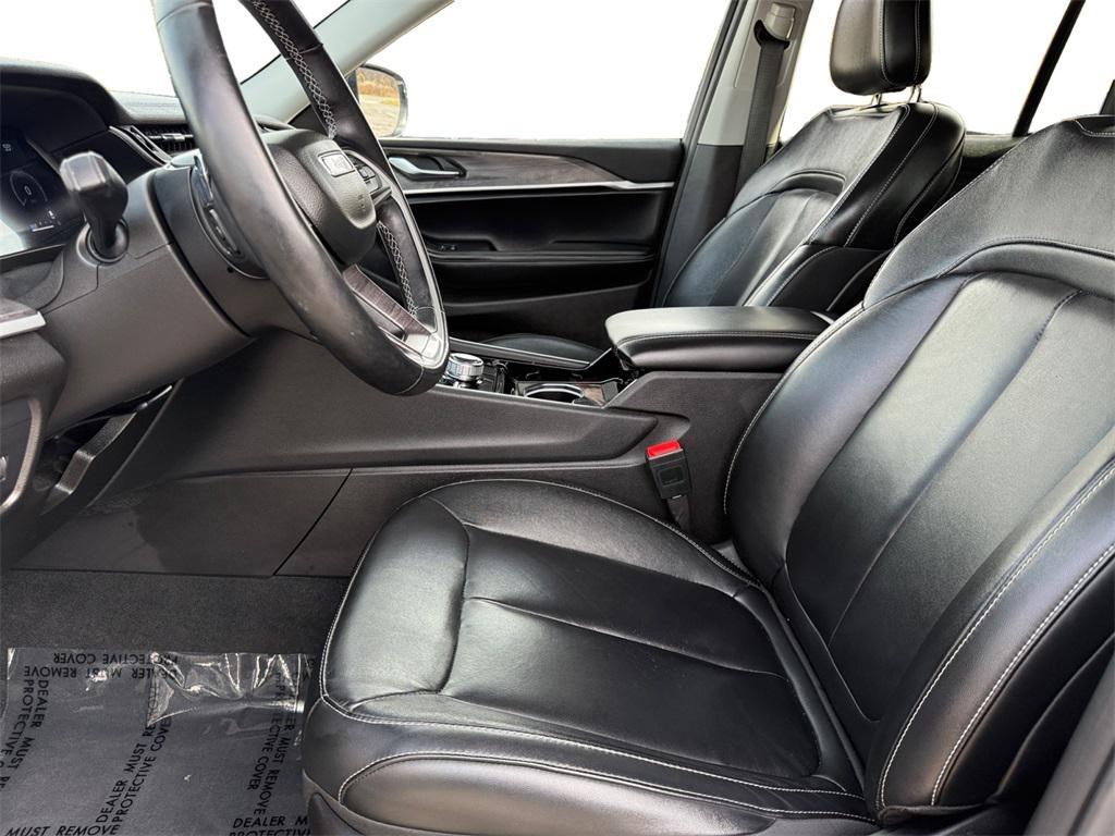 used 2022 Jeep Grand Cherokee car, priced at $27,699