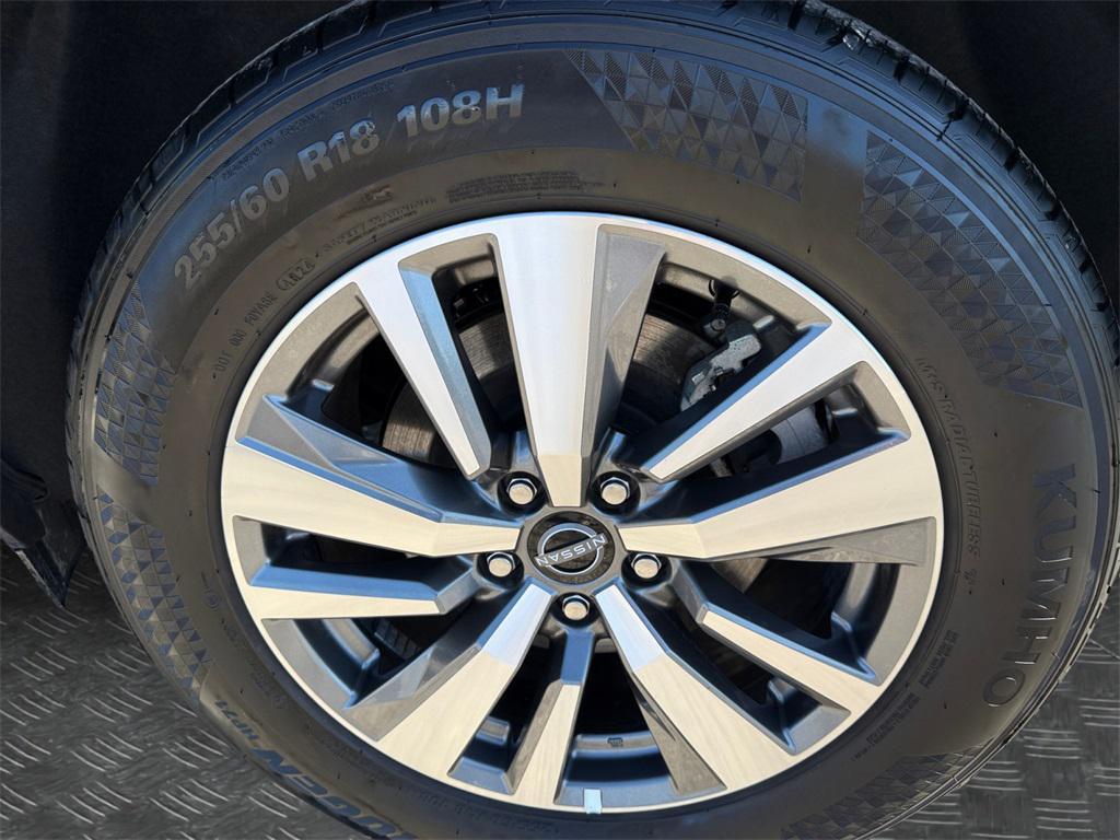 used 2025 Nissan Pathfinder car, priced at $35,999