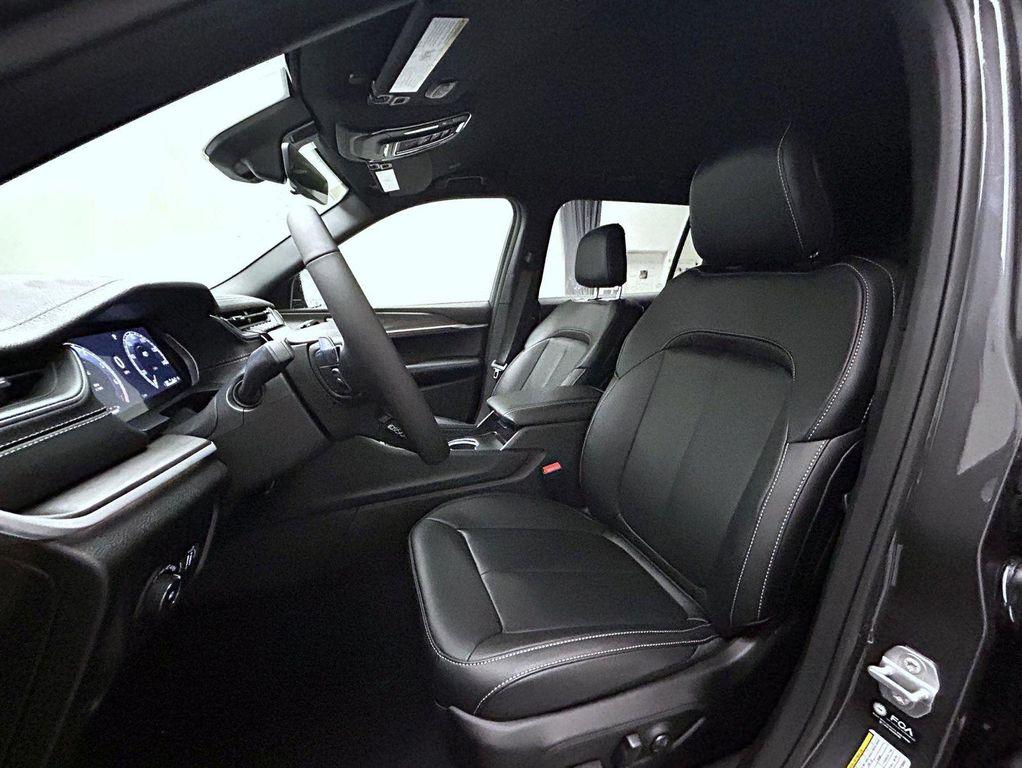 new 2025 Jeep Grand Cherokee L car, priced at $43,124