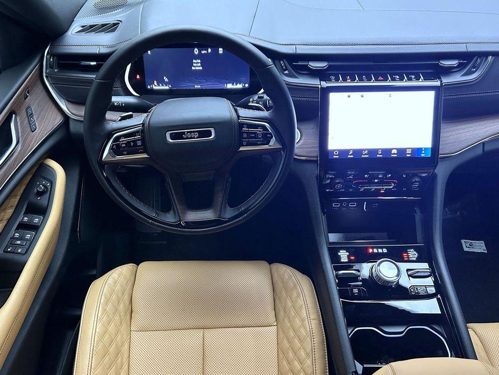 new 2025 Jeep Grand Cherokee L car, priced at $59,586