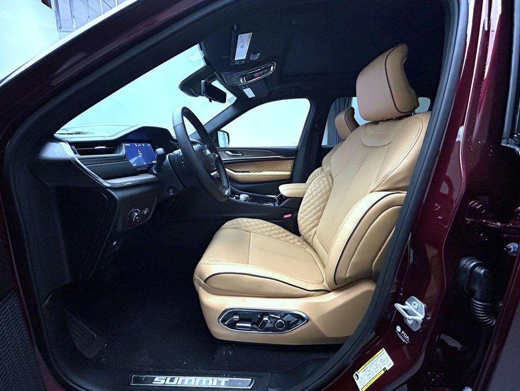 new 2025 Jeep Grand Cherokee L car, priced at $59,586