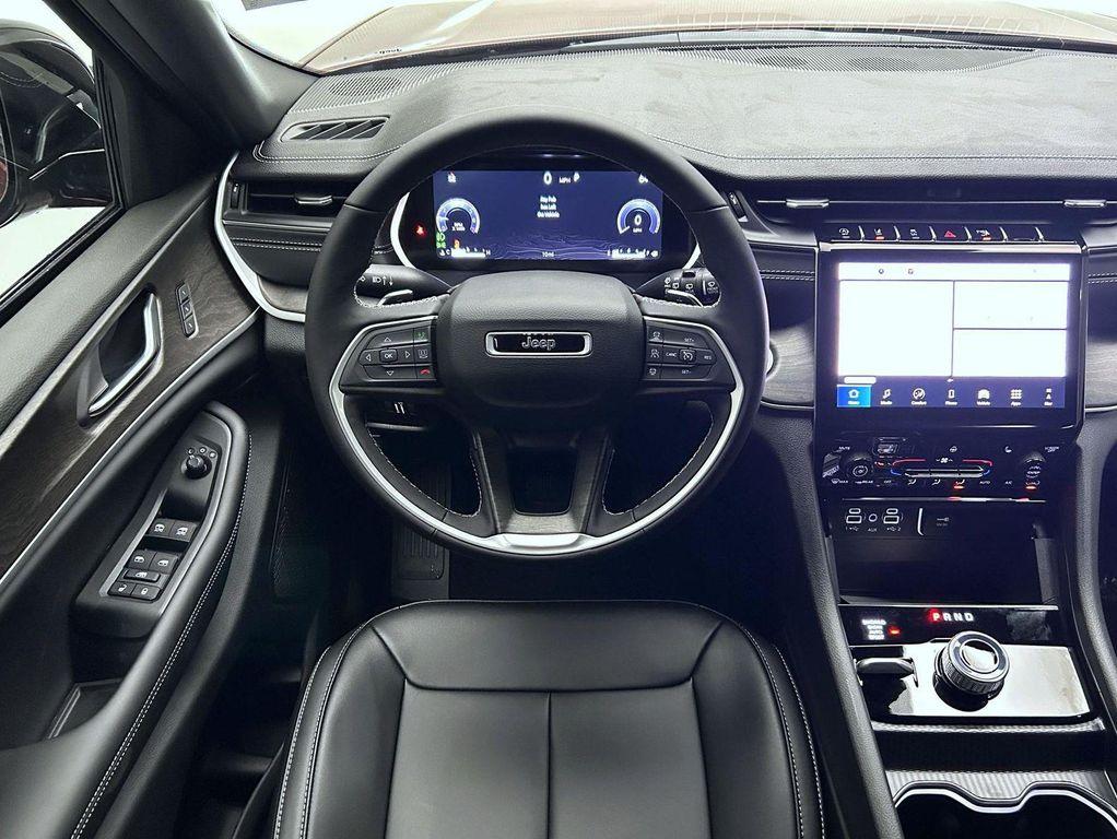 new 2025 Jeep Grand Cherokee L car, priced at $45,124