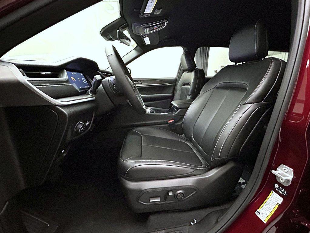 new 2025 Jeep Grand Cherokee L car, priced at $45,124