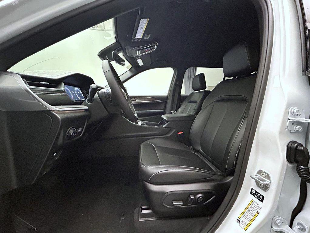 new 2025 Jeep Grand Cherokee L car, priced at $42,588