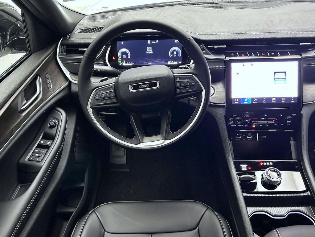 new 2025 Jeep Grand Cherokee L car, priced at $42,588