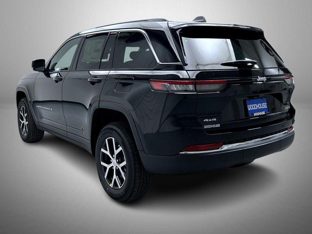 new 2025 Jeep Grand Cherokee car, priced at $43,904