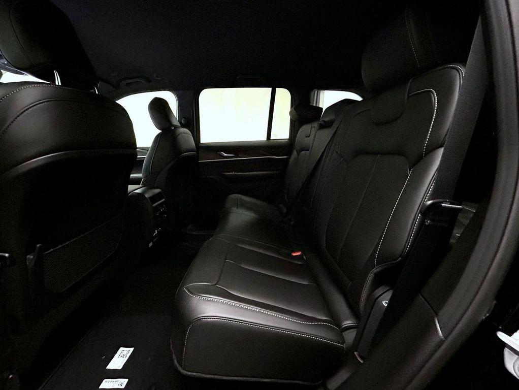 new 2025 Jeep Grand Cherokee car, priced at $43,904