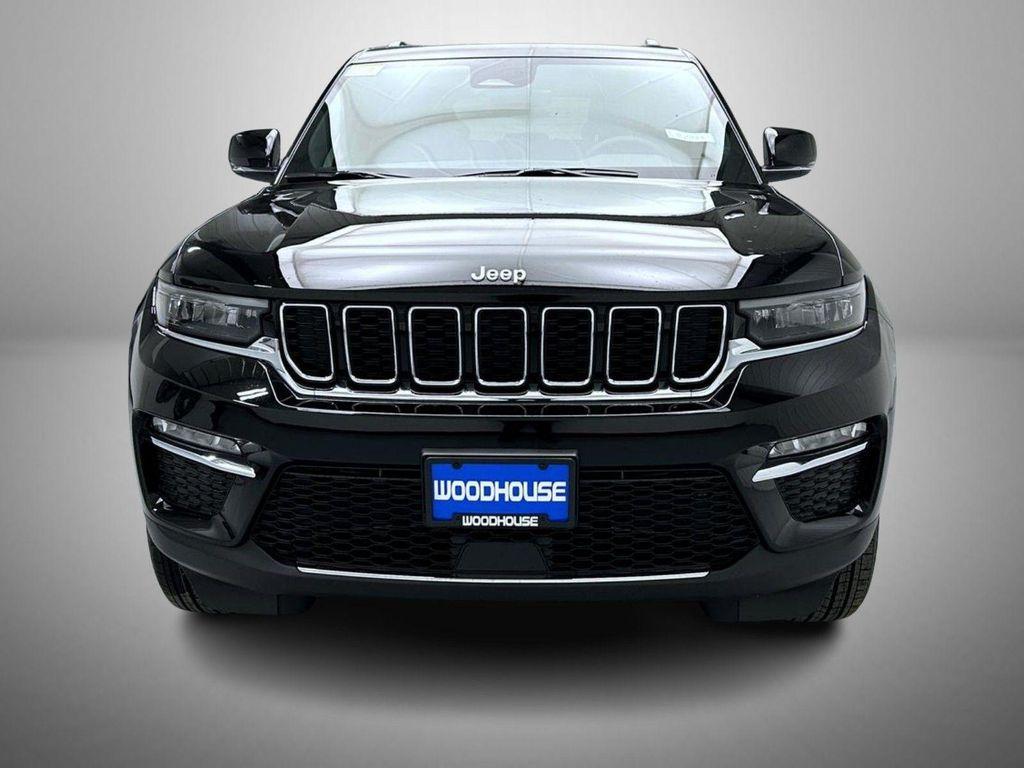 new 2025 Jeep Grand Cherokee car, priced at $43,904