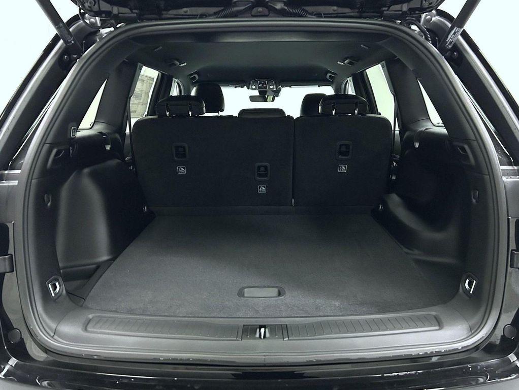 new 2025 Jeep Grand Cherokee car, priced at $43,904