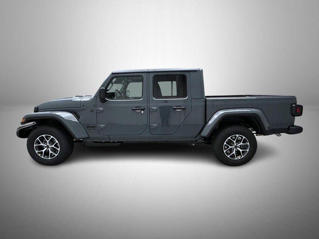 new 2026 Jeep Gladiator car, priced at $44,412