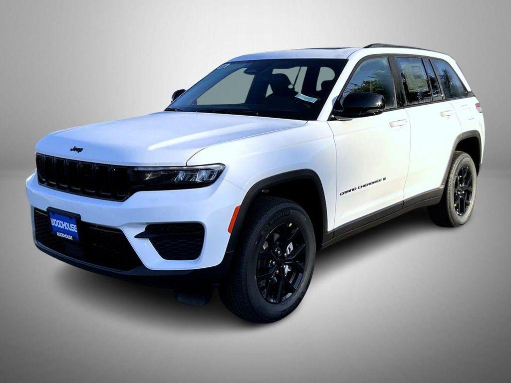 new 2025 Jeep Grand Cherokee car, priced at $37,895