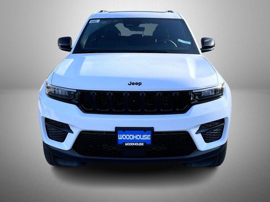 new 2025 Jeep Grand Cherokee car, priced at $37,895