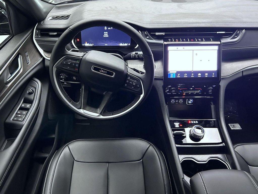 new 2025 Jeep Grand Cherokee L car, priced at $45,124