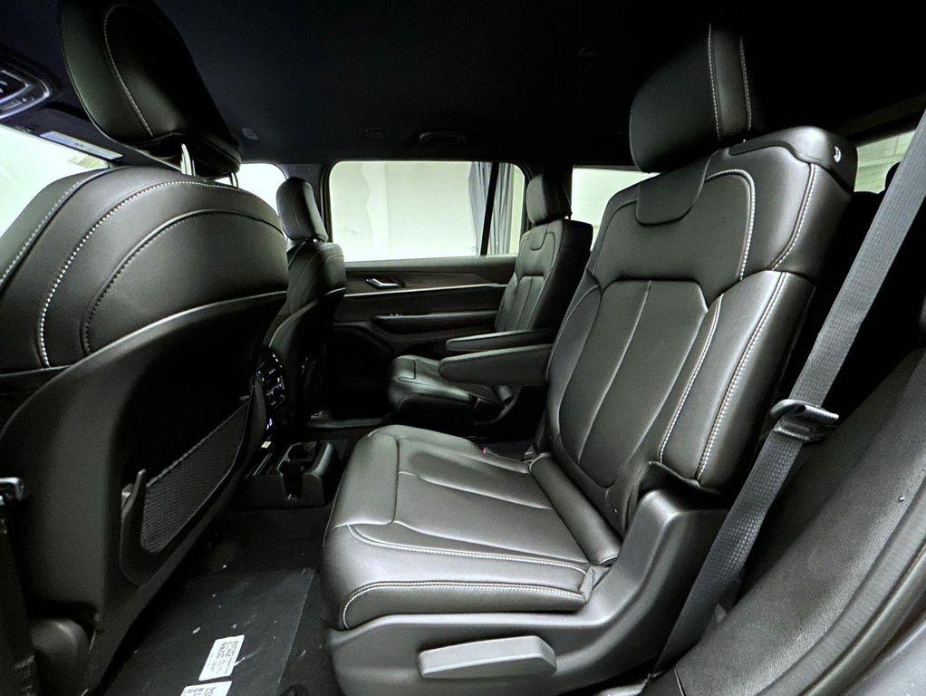 new 2025 Jeep Grand Cherokee L car, priced at $45,124