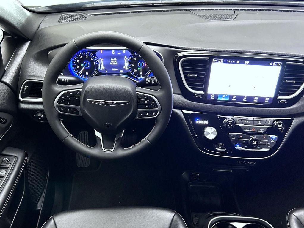 used 2025 Chrysler Pacifica car, priced at $33,974