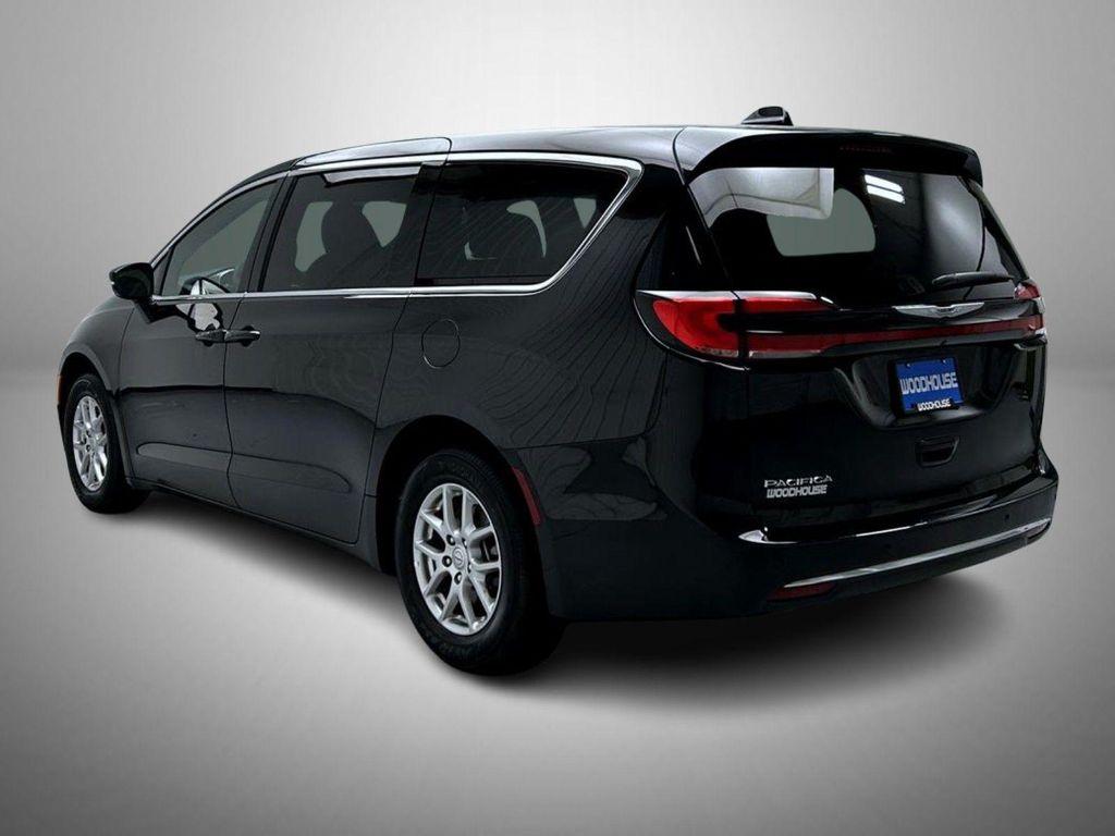 used 2025 Chrysler Pacifica car, priced at $33,974