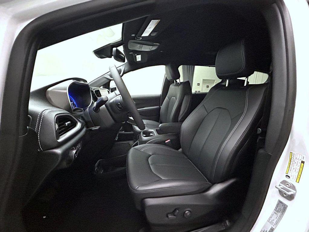 new 2026 Chrysler Pacifica car, priced at $46,517