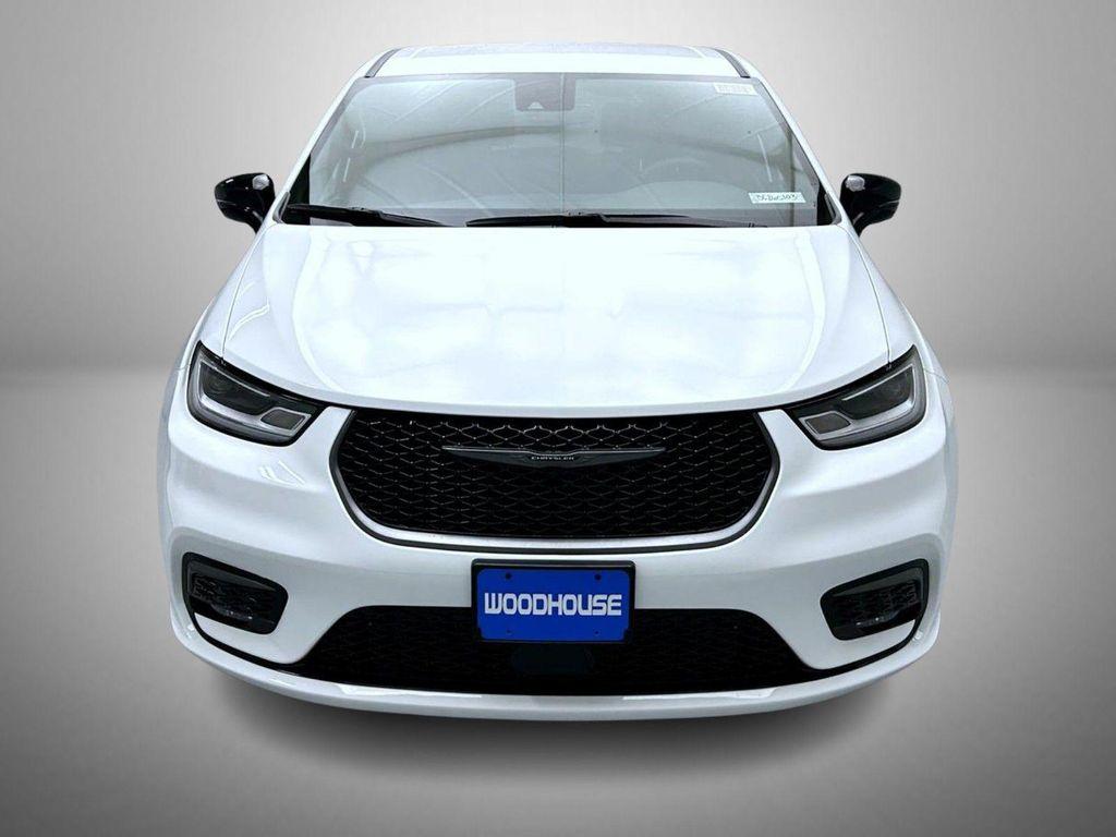 new 2026 Chrysler Pacifica car, priced at $46,517