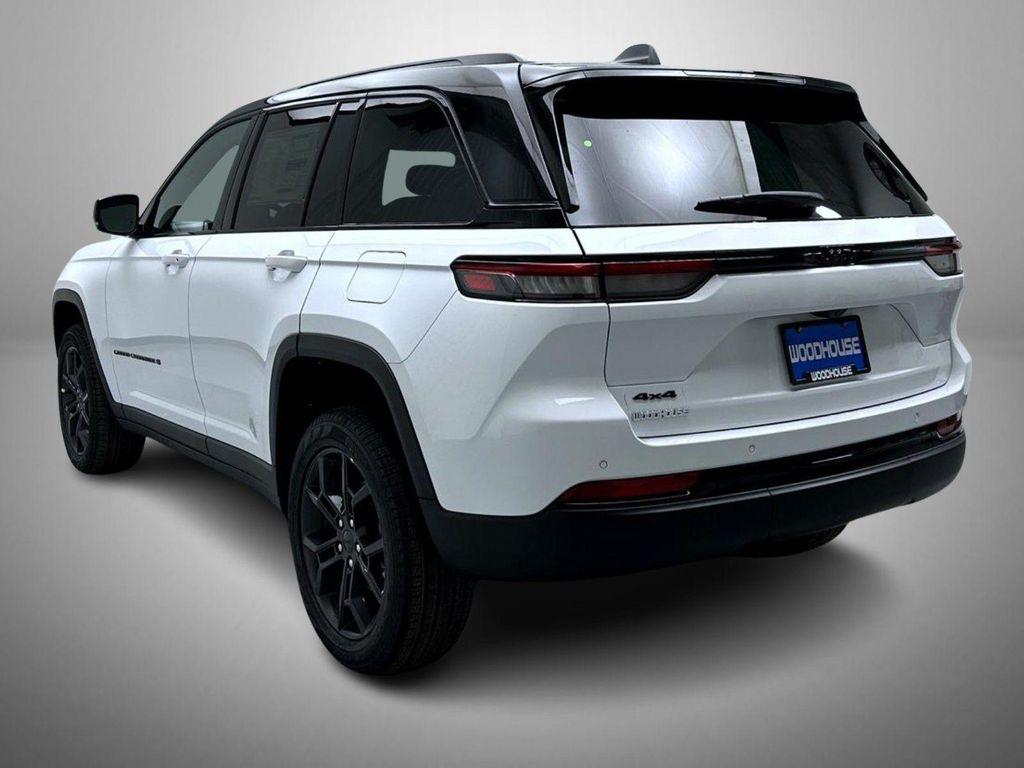 new 2025 Jeep Grand Cherokee car, priced at $48,983